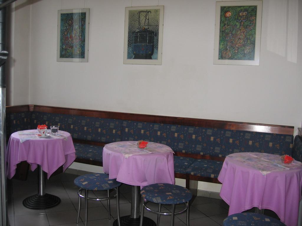 Guest House Roze Ilirska Bistrica Ngoại thất bức ảnh